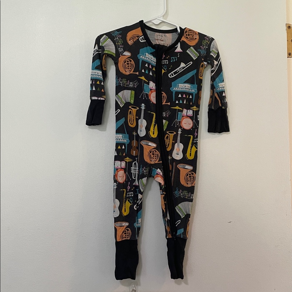 Little Sleepies 3-6 month zippy
Keys and Chords pattern